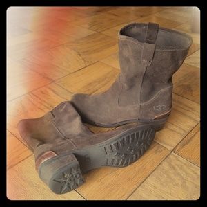 dark brown suede ugg boots